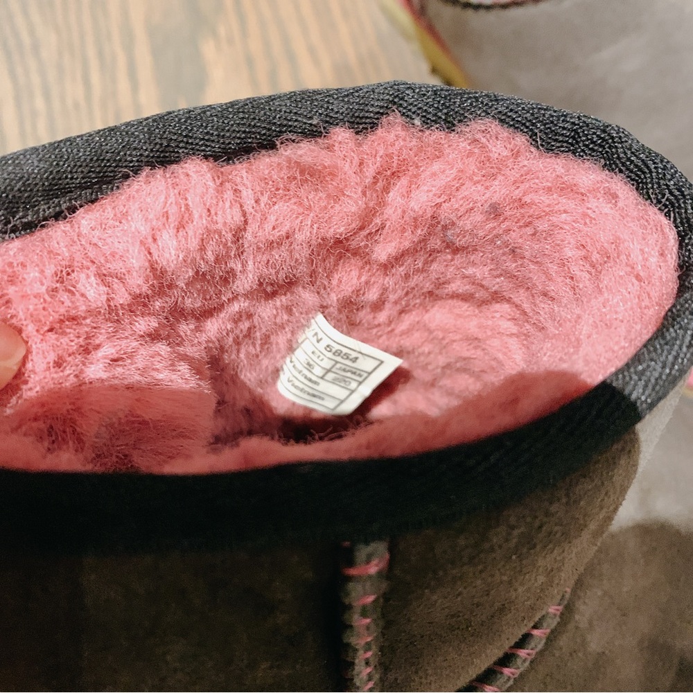 UGG 10mm mini boot - Picture 3 of 7